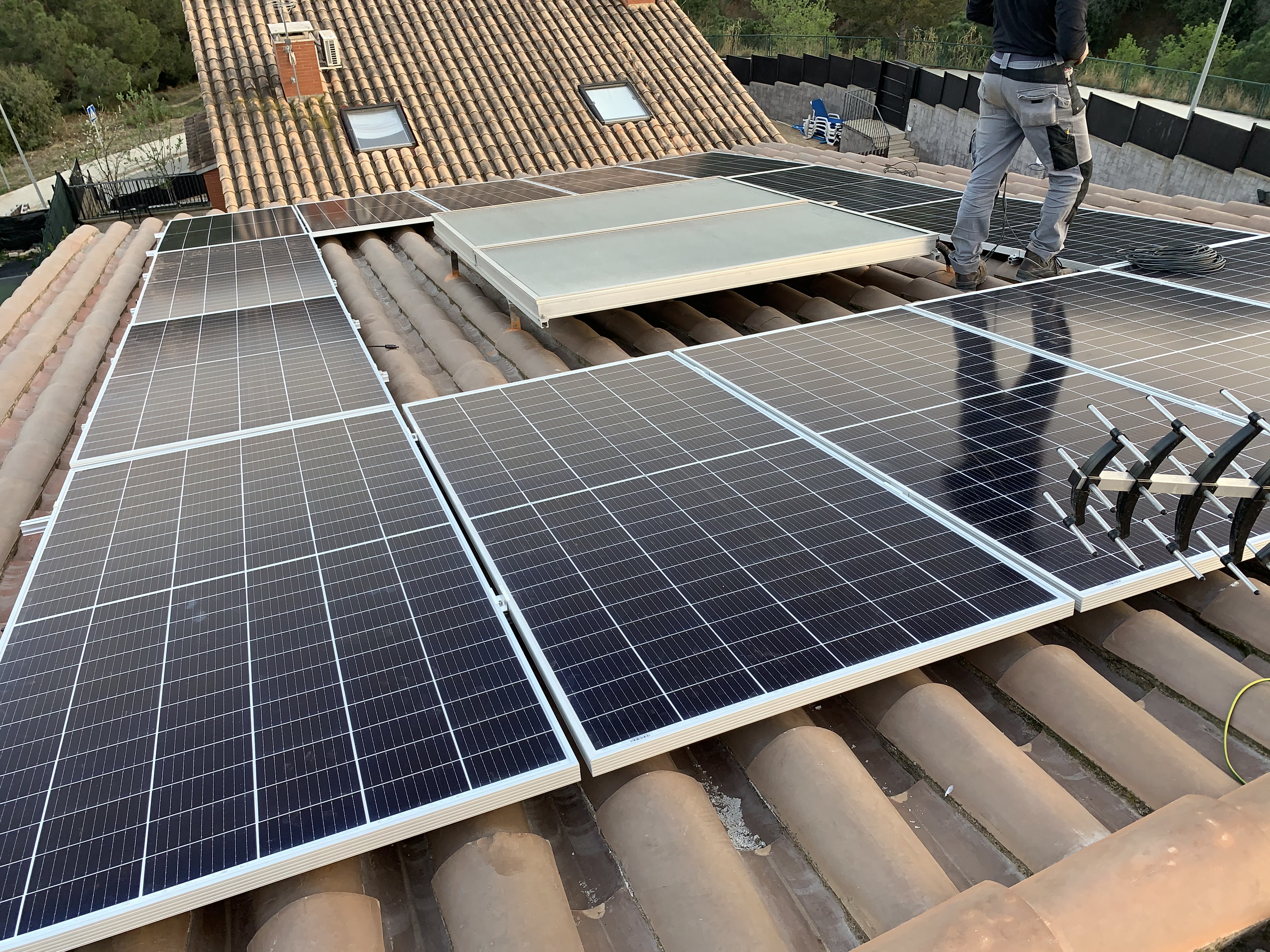 instalacion paneles solares térmicos en Argentona