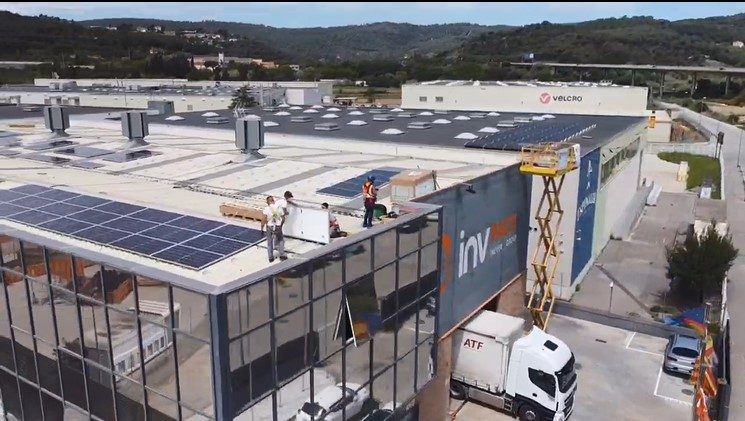 INVpack instala placas solares de Nousol de la mano de Cliensol